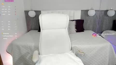 Yy  online show from April 16, 9:39 pm