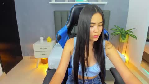 A L E S S I A online show from February 3, 7:21 pm