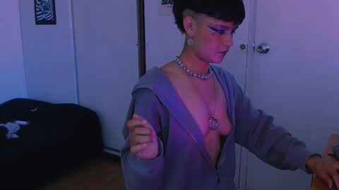 Alex online show from December 13, 8:15 pm