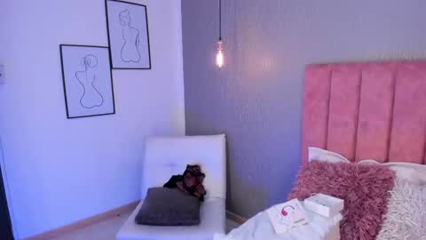 Alexa Thaylor online show from October 5, 4:01 pm