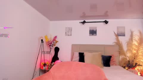 Alexandra Rodriguez online show from January 8, 2:25 pm