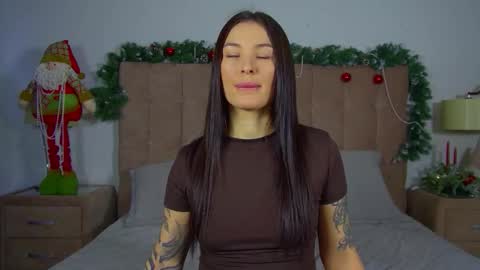 AlexandraBloom online show from December 21, 6:45 pm