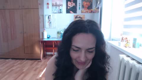 AlexisMillers online show from March 25, 12:30 pm