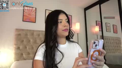     online show from March 11, 8:20 pm