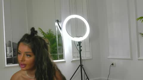 alexxiskye online show from October 7, 7:35 am