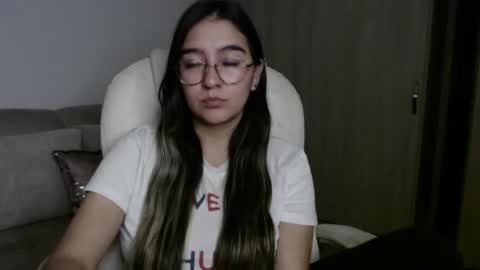 alexyferrer1 online show from December 17, 4:38 am