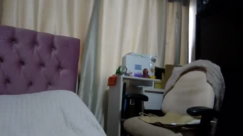 Alia  online show from December 9, 1:02 pm