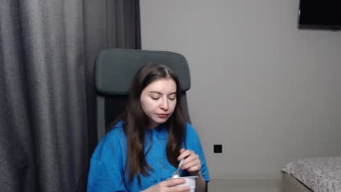 Alice online show from February 2, 5:04 pm