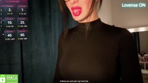 A R Y A  T I A online show from March 18, 7:30 pm