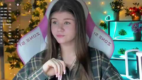 Alice online show from September 18, 4:27 pm