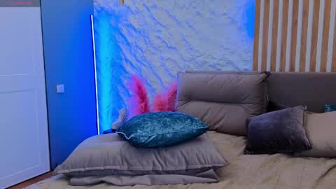 Your sweet Alice INST alicebellies online show from April 18, 5:43 am