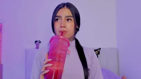 Alice  online show from October 16, 7:49 pm