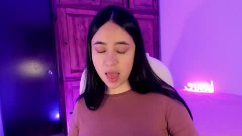 Aliceee  ..   97YP9VWGZHrefnav wishlist lists 1 online show from February 14, 5:03 pm