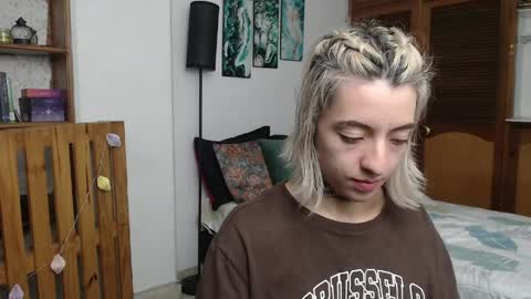 alicee_logan_ online show from April 2, 1:58 am