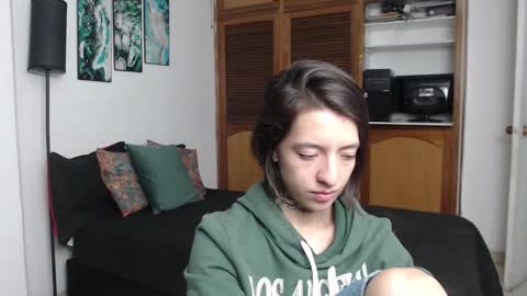 alicee_logan_ online show from February 1, 3:38 am