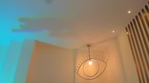 Alice online show from December 4, 7:25 pm