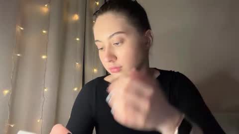 aliceinlustland online show from April 26, 8:06 pm