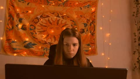 Alice online show from April 11, 6:30 am