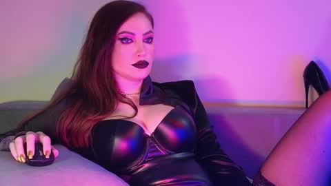 alicejameson online show from February 22, 9:37 pm