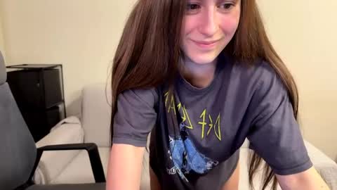 alicekollt online show from April 16, 8:30 pm