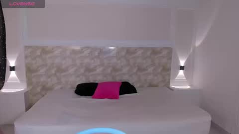 AliceRoss online show from September 8, 8:19 pm