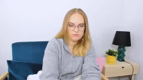 alicesensitive online show from October 17, 12:08 pm