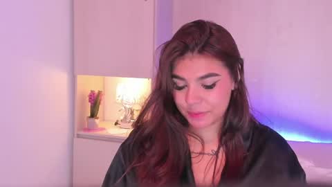 A L I C E  T H U N D E R online show from March 12, 7:13 am