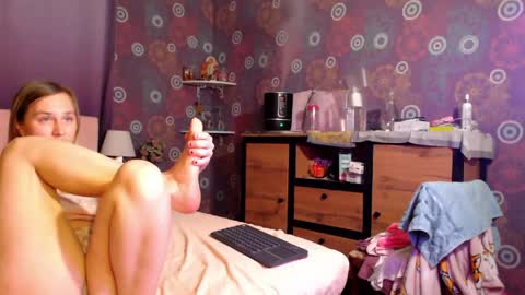 alicewetsquirt online show from April 15, 8:09 pm