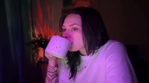 Alicewhispers online show from December 25, 10:05 pm