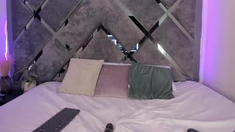 Alice  online show from February 12, 4:44 pm