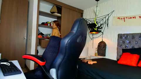 Ali online show from October 22, 12:10 pm