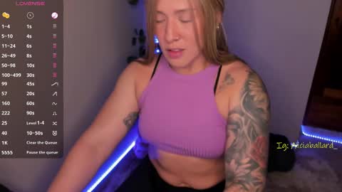 Jennyfer online show from February 20, 8:03 pm