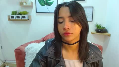 aliciacute    online show from October 3, 8:25 pm