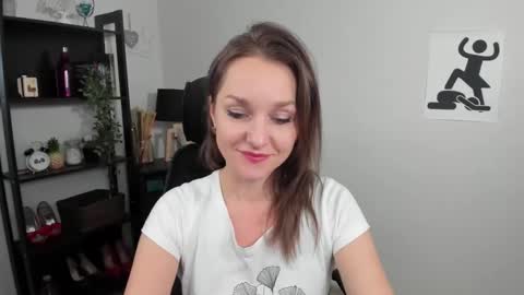 Alicia online show from December 18, 3:00 pm