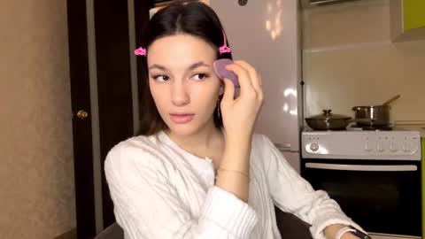 Niki online show from February 15, 1:43 pm