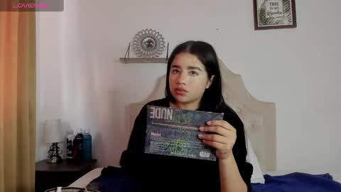 aliice_walker_ online show from February 1, 1:41 pm