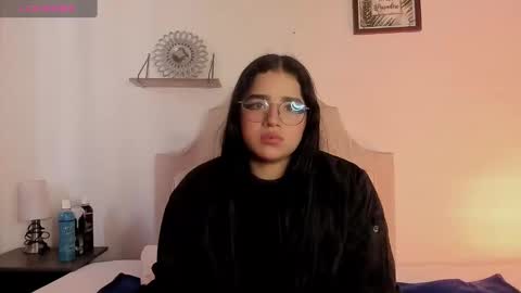 aliice_walker_ online show from January 23, 1:35 pm