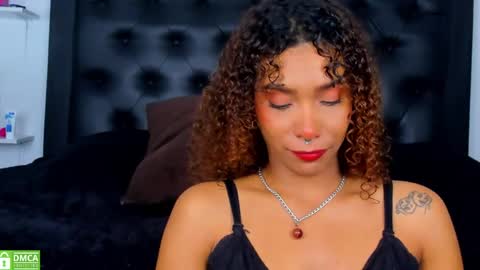 alika_jonhson_ online show from May 17, 2:44 am
