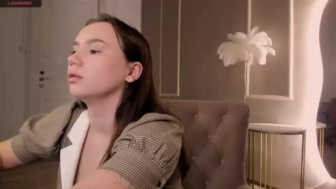 Alisia online show from October 3, 9:47 am