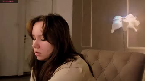 Alisia online show from September 18, 7:40 am