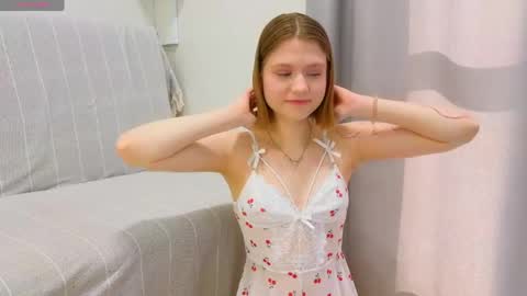 Alisia online show from May 13, 2:01 pm