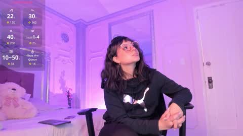 Alison Fishert online show from December 1, 12:30 pm