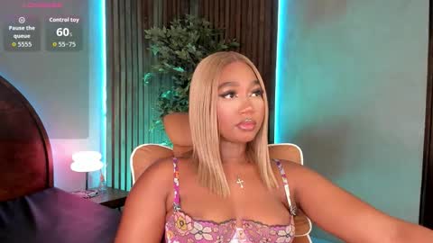 Alison Moon  online show from November 22, 1:52 am