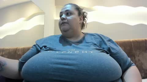 Alisson online show from April 11, 11:36 am