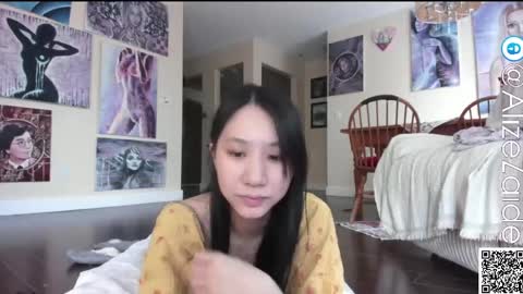 Alize Zaide online show from April 13, 8:20 pm