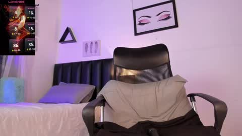 Andrea online show from March 6, 9:09 pm