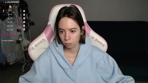 alice online show from October 6, 12:05 am