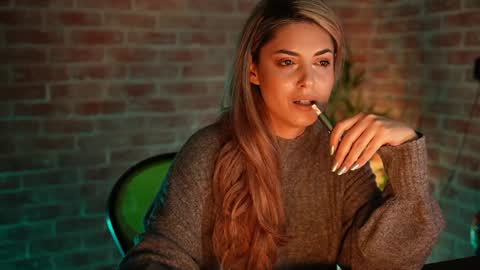 Allie online show from December 30, 5:58 am