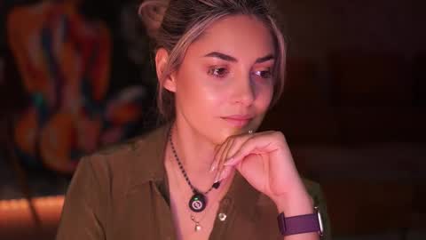 Allie online show from November 13, 6:34 am