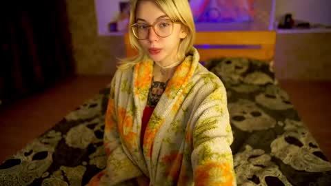 Allison online show from February 25, 11:15 pm